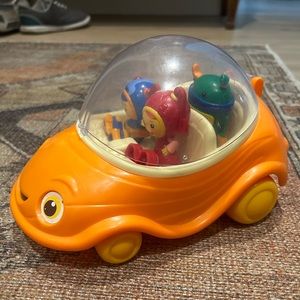 UmiZoomi car and figurines